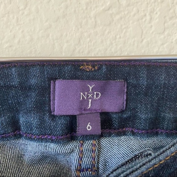 NYDJ Bootcut Jeans in Dark Rinse 6 - Picture 8 of 9